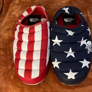 The North Face Adult Patriotic Red and Blue MENS Slippers size 9